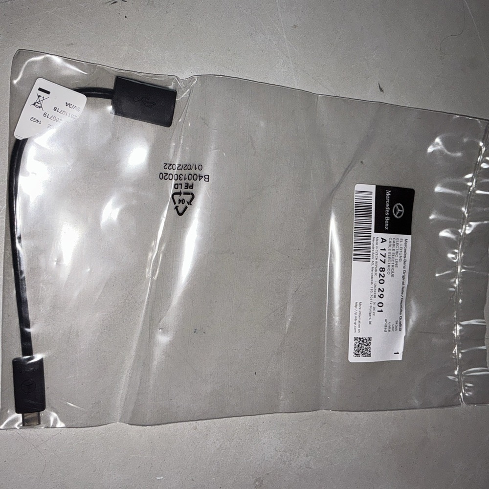 MERCEDES MEDIA INTERFACE ADAPTER‎ CABLE  AUX CONNECTOR  A 177 820 29 01 OEM